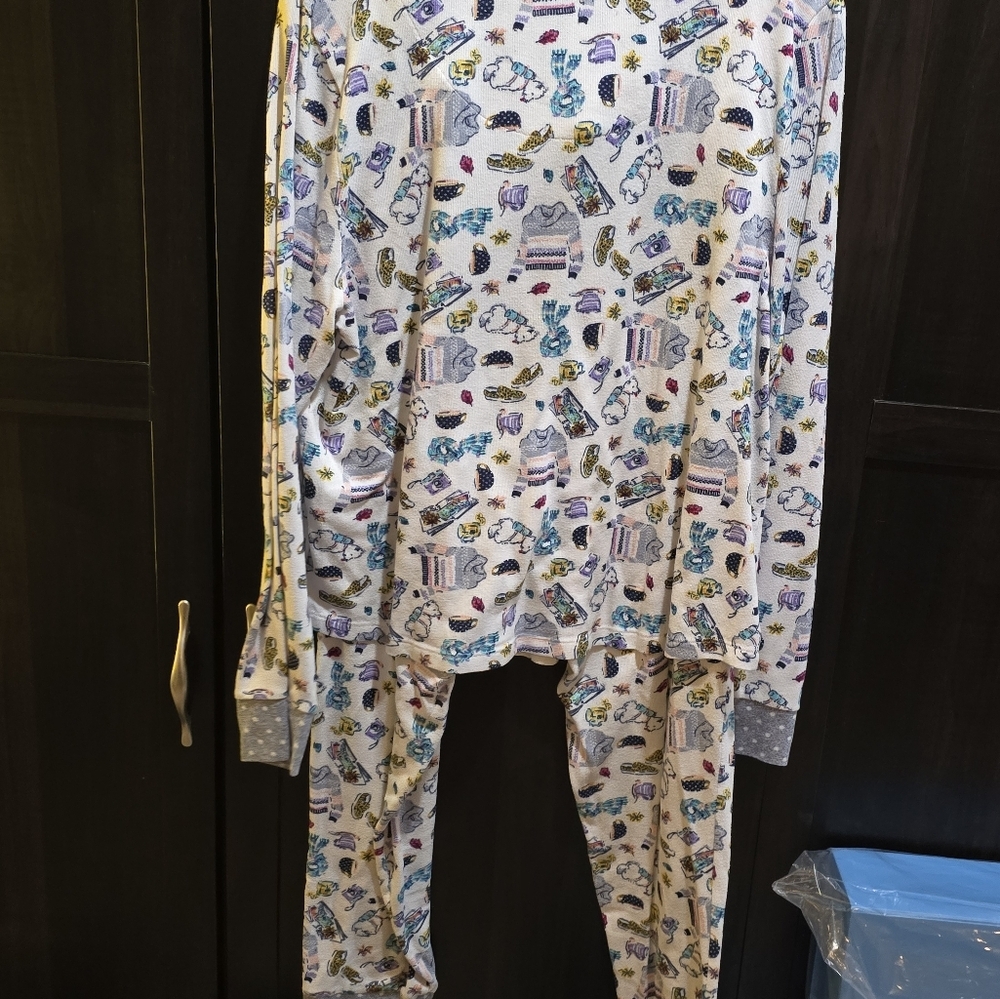 Bloomingdales Jane & Bleecker Colorful Patterned Drawstring  Pajama Set Size: XL - Picture 11 of 12